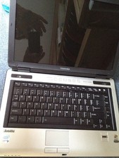 TOSHIBA SATELLITE M105-S3074 LAPTOP COMPUTER USED