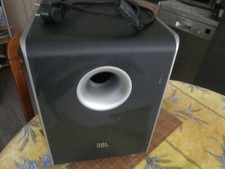 caisson de basses jbl et ses enceintes murales et leurs supports