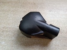 UN COUVERCLE CACHE CARTER DE