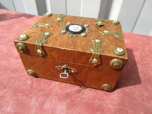 Coffret bijoux époque - à,
