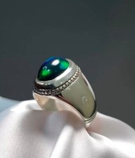 Bague chevalière opale noire