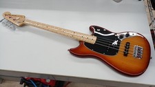 Guitare basse électrique