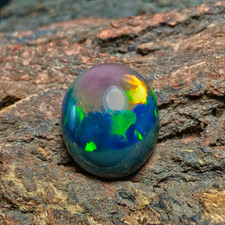 Pierre d'opale noire 9,70 ct