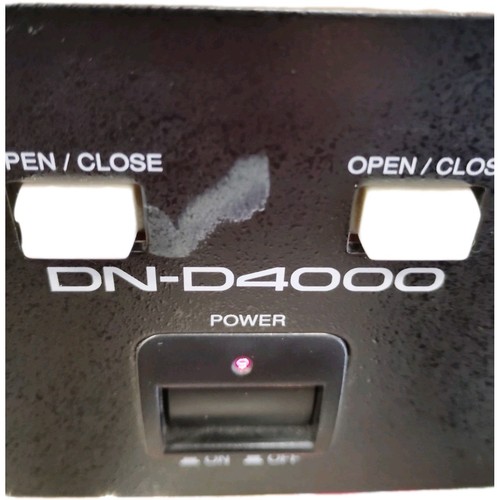 Denon d4000 dual - door, media