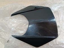 UN CACHE TETE DE FOURCHE AVANT