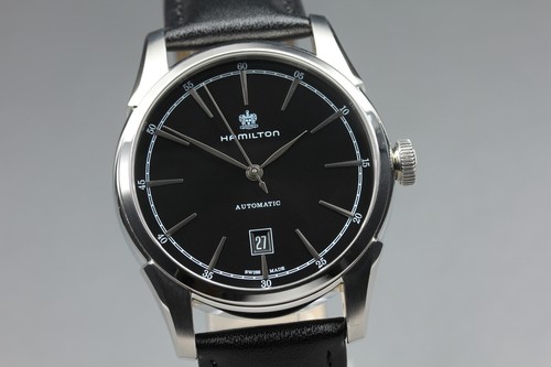 Presque comme neuve montre - [presque, neuve]