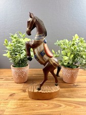 Statue cheval cabré en bois