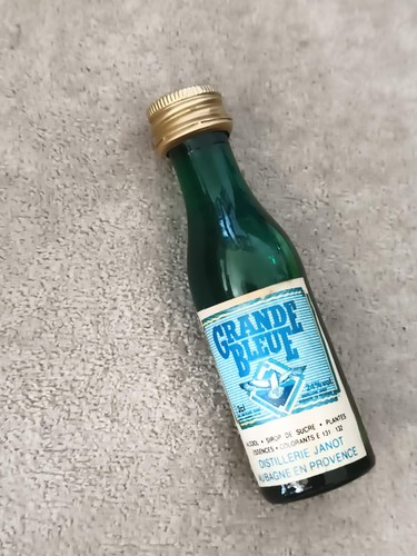 Mini bouteille alcool grande - bouteille,