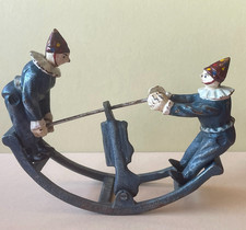 VINTAGE TOY - SWING 2 PAINTED CAST IRON CIRCUS CLOWNS - 21 CM LONG