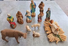 12 anciens santons de crèche