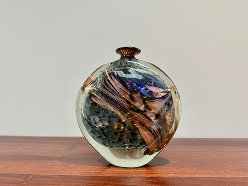 Vase plat soliflore - , signé