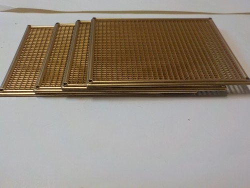 Grilles haut parleur neuves - 4,