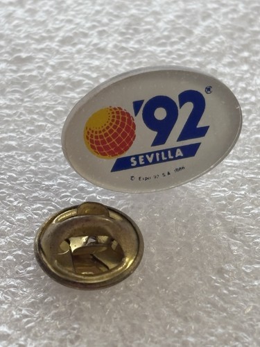 Pin exposition universelle - pin's,