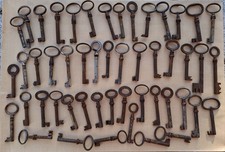 Lot 50 Anciennes clés clefs