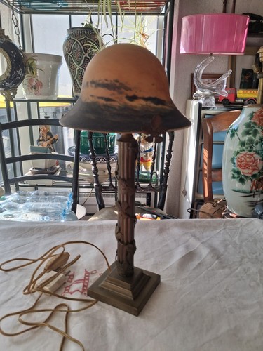 Lampe avec abat jour