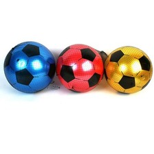 ballon de foot en plastique 23 cm , 1 ballon en plastique PVC a gonfler .