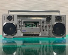 SANYO MR-V8 Radio Cassette Rétro AM FM Stéréo Utilisé Avec Étui