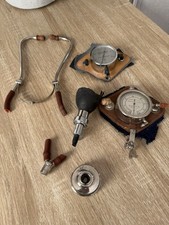 Ancien Stéthoscope Et Tensiomètre À Restaurer