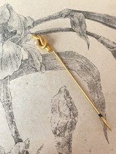 Ancienne épingle à chapeau /