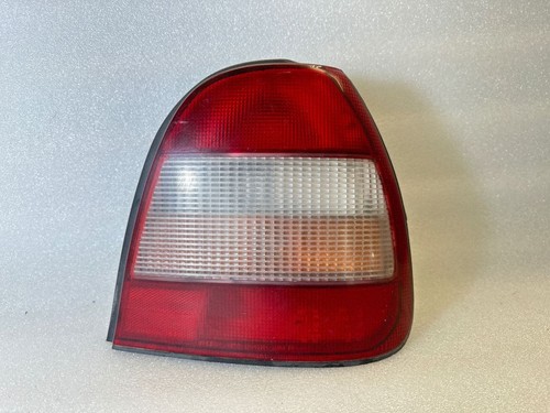 Nissan sunny 1988 feux - nissan,