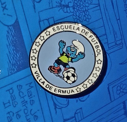 Pin schtroumpf escuela - pin's,