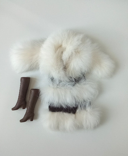 Manteau fourrure barbie - fourrure,