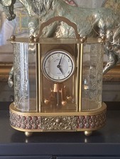 Jolie pendulette boite à