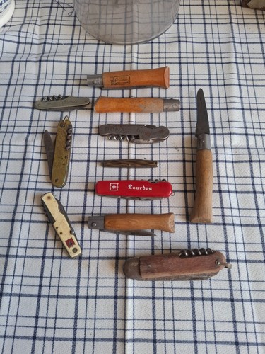 Lot couteaux pliants - de,