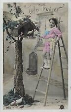 CP A KISS BOY ON SCALE NEST BOX BIRDS - 41152