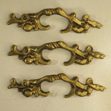 3 BRASS LOUIS XV STYLE FURNITURE (DRAWER) HANDLES