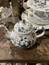 Serveuse Théière Terre De Fer Décor Aux Roses Noires Creil Et Montereau ?