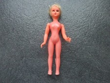 mini poupée ancienne en