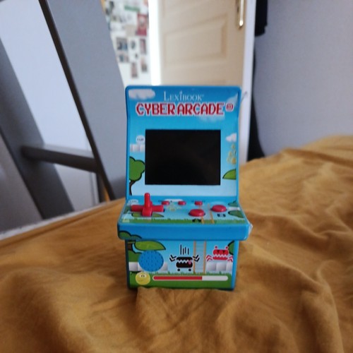 Une mini bande arcade bleu - une,