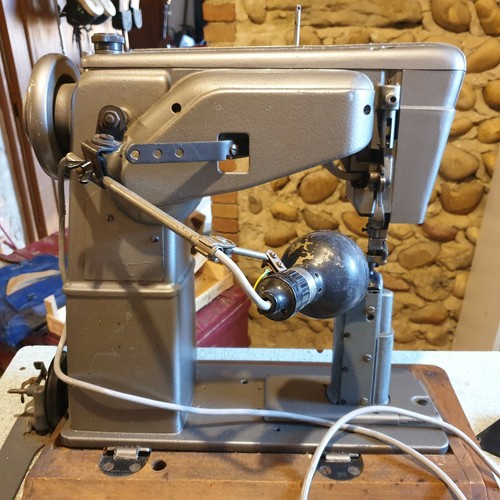 Singer 236g120 machine - , à