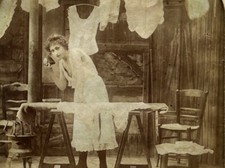 Genre scene ironing Nos Mondaines Photo Stereo Paris Diorama vintage Pn3