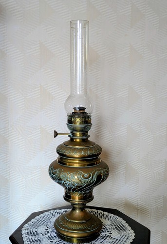 Grande lampe pétrole en - grande,