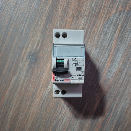 Disjoncteur differentiel 16a - disjoncteur,