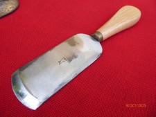 couteau à parer de relieur