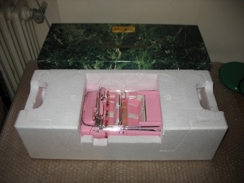 Boxed maisto cadillac eldorado - boxed,