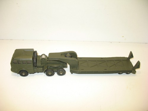 Dinky toys porte char berliet - dinky,