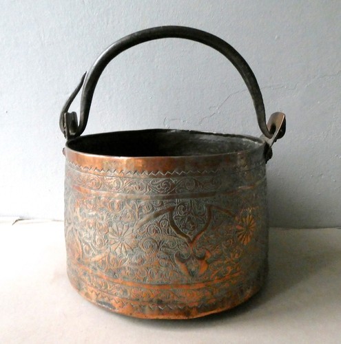 Chaudron cuivre embouti à - chaudron,