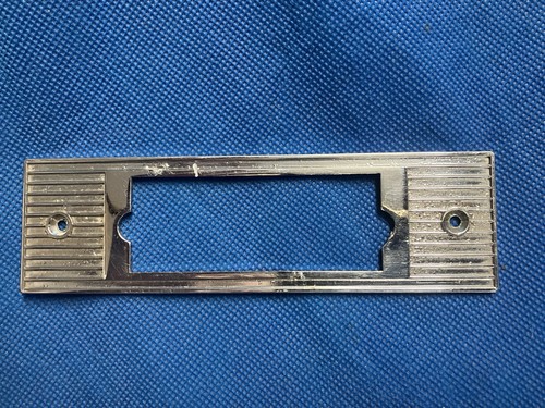 Façade chromée pour