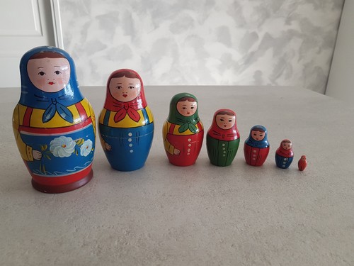 Série poupées russes en - poupées,