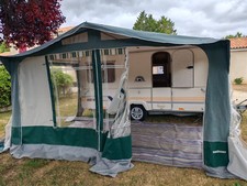 Caravane pliante rigide