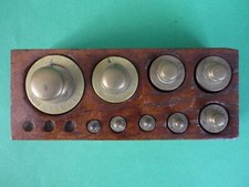 Ancienne boîte en bois de 9