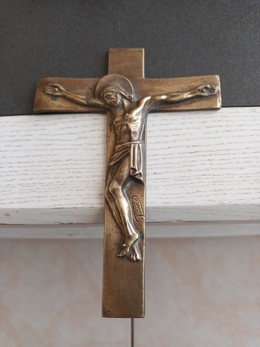 Vends crucifix art déco - je,