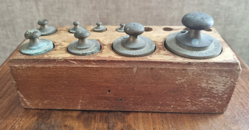 Jeu poids anciens laiton - de,