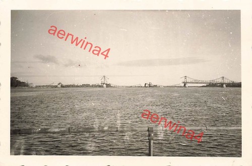 Pont détruit dniepr - détruit, près