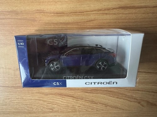 Miniature norev - miniature,