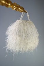 petit sac en plumes d'autruche blanches